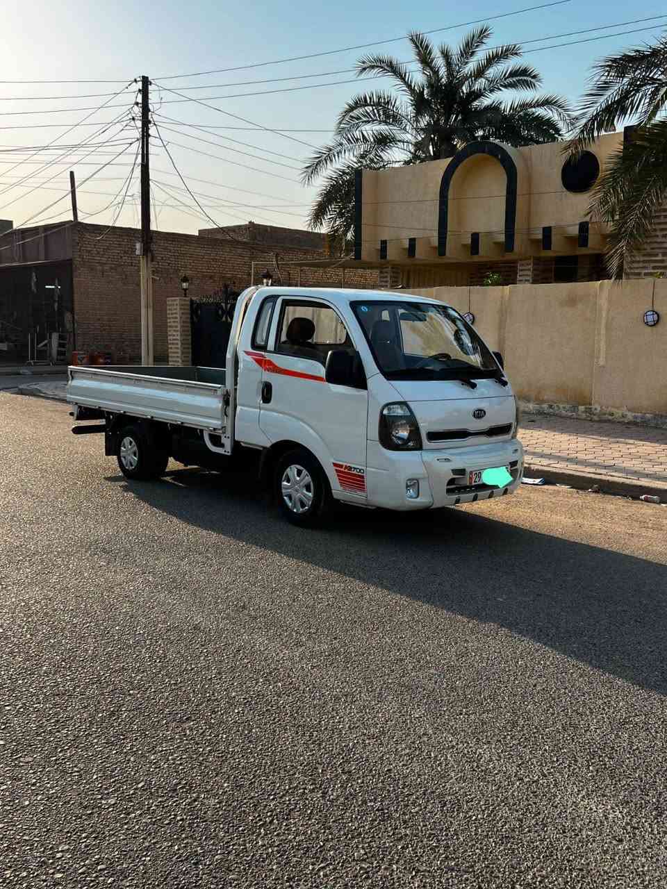 من رخصت ابوالكروب اسلام وعليكم ورحمه الله 
كيه للبيع الف 2013محرك 2700 مكفوله من الظاربه وشاصي وسنويه الحد2028السياره احله من الصوره ومشروع وطني وين مايعجبك حول السعر بشده وبيه مجال قليل السياره نظيفه وخير من الله 
***********
