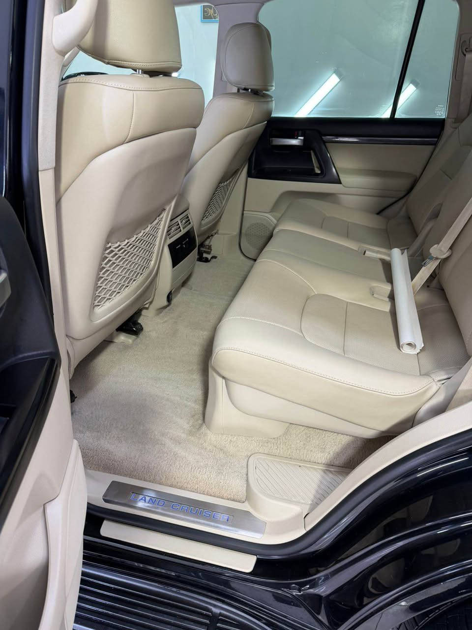 السلام عليكم 
تويوتا لاندكروز2020
فول مواصفات
 ساز  اصلي باب اول
رقم اربيل بسمي
 (مضلله بلسنويه)
كفاله من صبغ وبارد 
ع وضع الشركه
ماشية : 130 الف
// سلايت فتحه
// 5 الابواب بصمات
// تشغيل عن بعد
// تحكمات استيران جهتين
// لايت اسود
// زراك لايت
// جنطه كهرباء شفط
// دشبول لكزز
// مري قلاب ويا البگ
//نظام زحف
// دبل موس
// 8 ارباك
// كراسي كهرباء جهتين 
// شاحن واير ليست
// كشنات جلد 
// شاشه كبيره ام الدعاء 
// اناره داخلية  ..وانارة ترحيب وبعد بيهه مواصفات
// مكان السيارة ديالى
//سعر 545 مجال بسيط مجال
هاتف / *********** بعقوبة, ديالى
