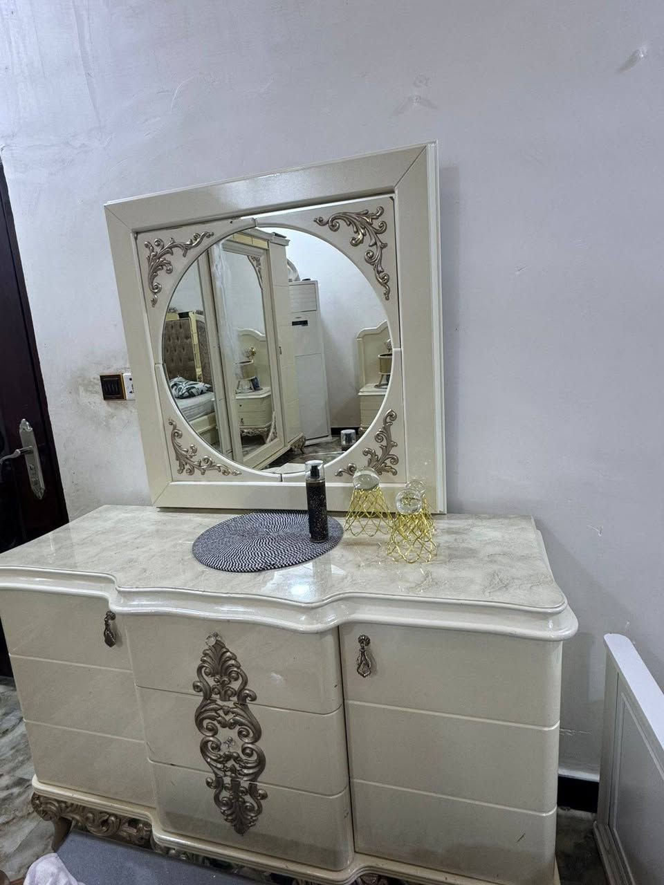 غرفه تحفه من هوم سنتر 6قطع مكان الحله للتواصل ***********
