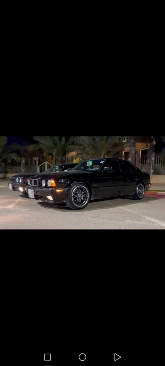 ویلی غەزالی بۆ گۆڕینەوە قیاسی 18 دوسایز بەشەرتی هەموو شتێک نە تەقیوی تیایە نە خواری بۆ گۆڕینەوە تەنها بە M5 شوێن کەلار ***********
