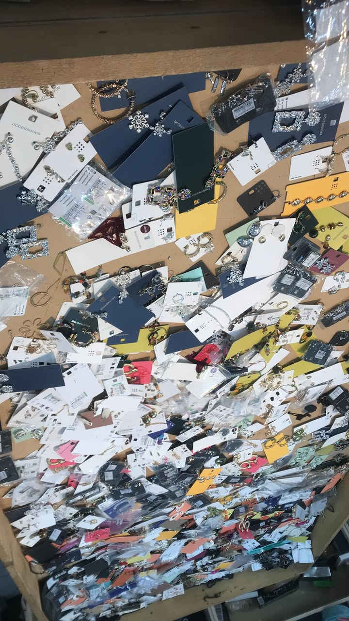 اللهم صل على محمد وال محمد الطيبين الطاهرين 
تم فتح كراتين اكسسوارات باله الماني وباسعار مناسبة 
الف دينار القطعة 
عنوان المجمع كوت دور العمال


**إذا كنت صاحب هذا الإعلان وتريد حذفه لأي سبب، رجاءا أرسل رسالة إلى الدعم الفني**