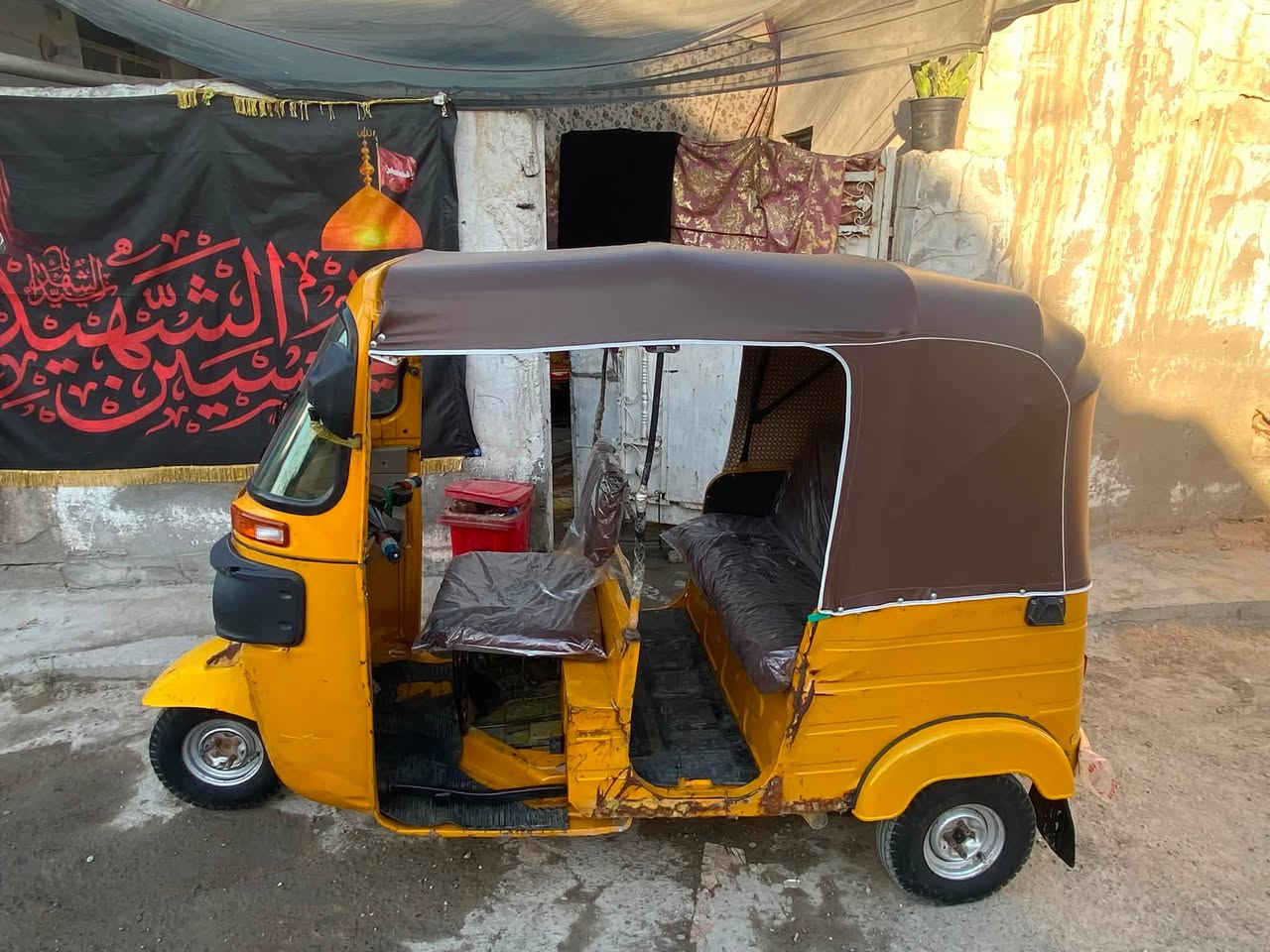 سلام عليكم تكتك للبيع ١٨ أوراق بيه مكينه مال ٢٠تكتك خير من الله مناه للشارع مكاني بغداد الشعب السعر ٣٦٠٠   الشاري خابر عل وتساب بيك خير وتدلل ***********
