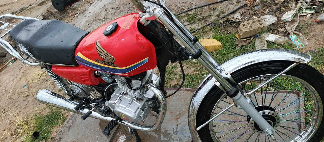 دراجه للبيع اربعه كير تعمير جديد دراجه نضيفه وحلوه شرط شلعه ومعدل  والشراي بي خير ويدلل يجي خاص مفتوح ‏‪***********‬‏رقم الهاتف
