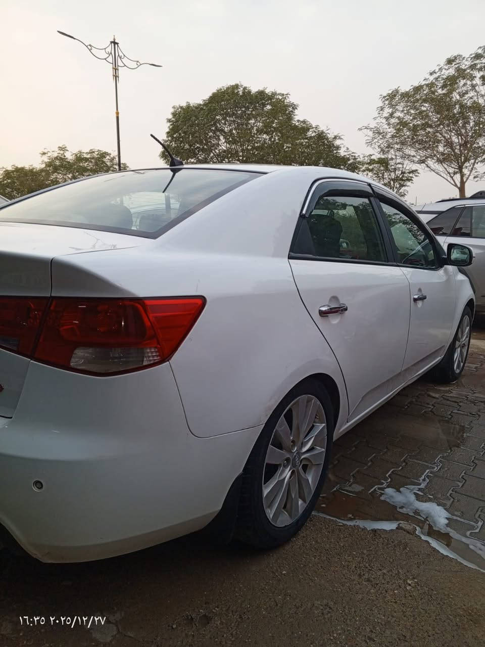 للبيع سيراتو خليجي موديل ٢٠١٣ فول عدا البصمة تخم تاير ويل ١٧ بابين خلفية صبغ اثر شخوط  بمسد مبدل اثر فابلون بدون دواخل السيارة مكفولة قمارة تكم لغود شاصي سنوية لغاية ٢٠٢٧ العنوان ديالى بعقوبة السعر ١٠٠ شدة وبي مجال 
***********
