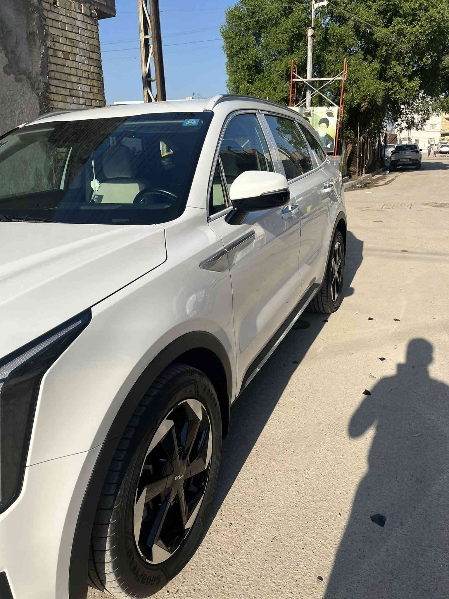 السلام عليكم 
للبيع 
الموديل : 2024 (خليجي)
كفالة عامة 
المحرك : 6 سلندر، 3500 سي سي
العداد: 22 كم
المواصفات:
كشنات مخمل وسويتلهم دوشمه ب٤٠٠ دولار درجه اولى
شفتات استيرن
كير ماوس
*مقاعد مخمل
* دخول وتشغيل بصمة مع تشغيل عن بعد.
* هاند بريك كهربائي مع صندوق خلفي كهربائي.                           إنارة داخلية متعددة الألوان
* عدادات رقمية متصلة مع شاشة وسطية كبيرة
* نظام عرض المعلومات
.Android Auto و Apple Carplay نظام *
* مكيف ثلاثي المناطق مع وحدة تحكم خلفية
* أنظمة قيادة متعددة ومثبت سرعة ذكي
* مرايا كهربائية قابلة للطي وتحكم آلي بالنوافذ
* المصابيح الأمامية والخلفية زينون مع كشافات ضباب
* نظام صوتي فاخر مع شحن لاسلكي
* حساسات أمامية وخلفية
* إطارات قياس 20 انج
* ⁠اللون أبيض
رقم بغداد باسمي تحويل ثاني يوم
* ⁠مكان السياره بغداد 
* للأستفسار على الرقم  ⁠***********
