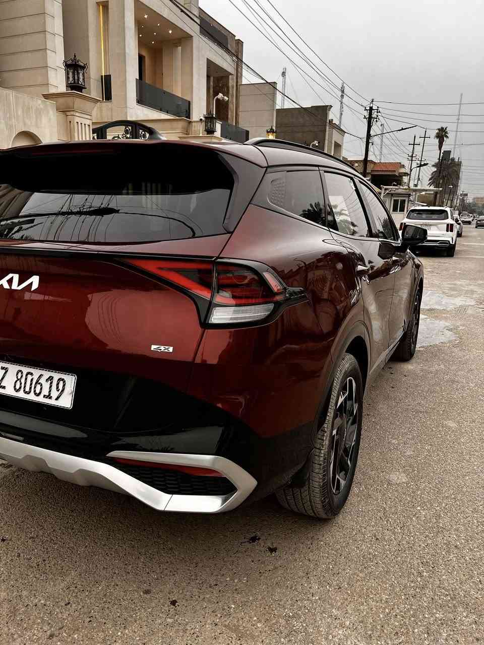 كيا سبورتج  موديل 2024 وارد امريكي
لون احمر دم الغزال 🩸لون مميز 
ماشيه 27 الف 
مكفوله من الصبغ بارد فقط 

موصفات السياره 
(1) محرك 2500 GDI 
(2) سياره دفع رباعي 
(3) كير 8 نمر 
(4) شاشه متصله نضام برستيج 
(5) مقاعد جلد 
(6) دتفأه تبريد كشنات 
(7) فتحه صقف بانوراما 
(8) كامره دواره 360 درجه 
(9) تشغيل بصمه
(10)تشغيل عن بعد 
(11)حساسات خلفيه 
(12)حساسات اماميه 
(13)صندوق كهرباء 
(14)تبريد قطعتين 
(15)كشنات كهرباء 
(16)هندبريك كهرباء 
(17)4انضمه لل قياده 
(18)لايتات لد بلادي

سياره موصفاتها SX برستيج اعلئ فئه بل سبورتج 
سياره بيها ايرباك ستيرن و حزام فقط 
رقم الشاصي مرفق بل منشور و صوره لل حادث 
مكان السياره بغداد 
رقم السياره بغداد انكليزي تحويل مباشر 
سعر السياره 229 وبيها مجال 
ترهم مراوس سيلتوز موديل 24 وفوك حسب القناعه


**إذا كنت صاحب هذا الإعلان وتريد حذفه لأي سبب، رجاءا أرسل رسالة إلى الدعم الفني**