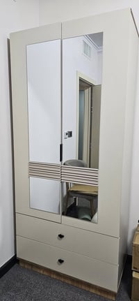 غرفة نوم • جديدة • غير مستعملة