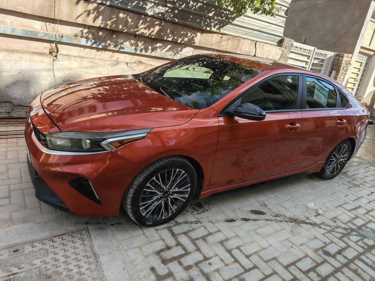 السلام عليكم كيا فورتي جيتي لأن موديل ٢٣ماشيه ٣٣السيارة بيه صبغ بنيد فقط السعر ١٥٧بيه مجال للاستفسار ***********
