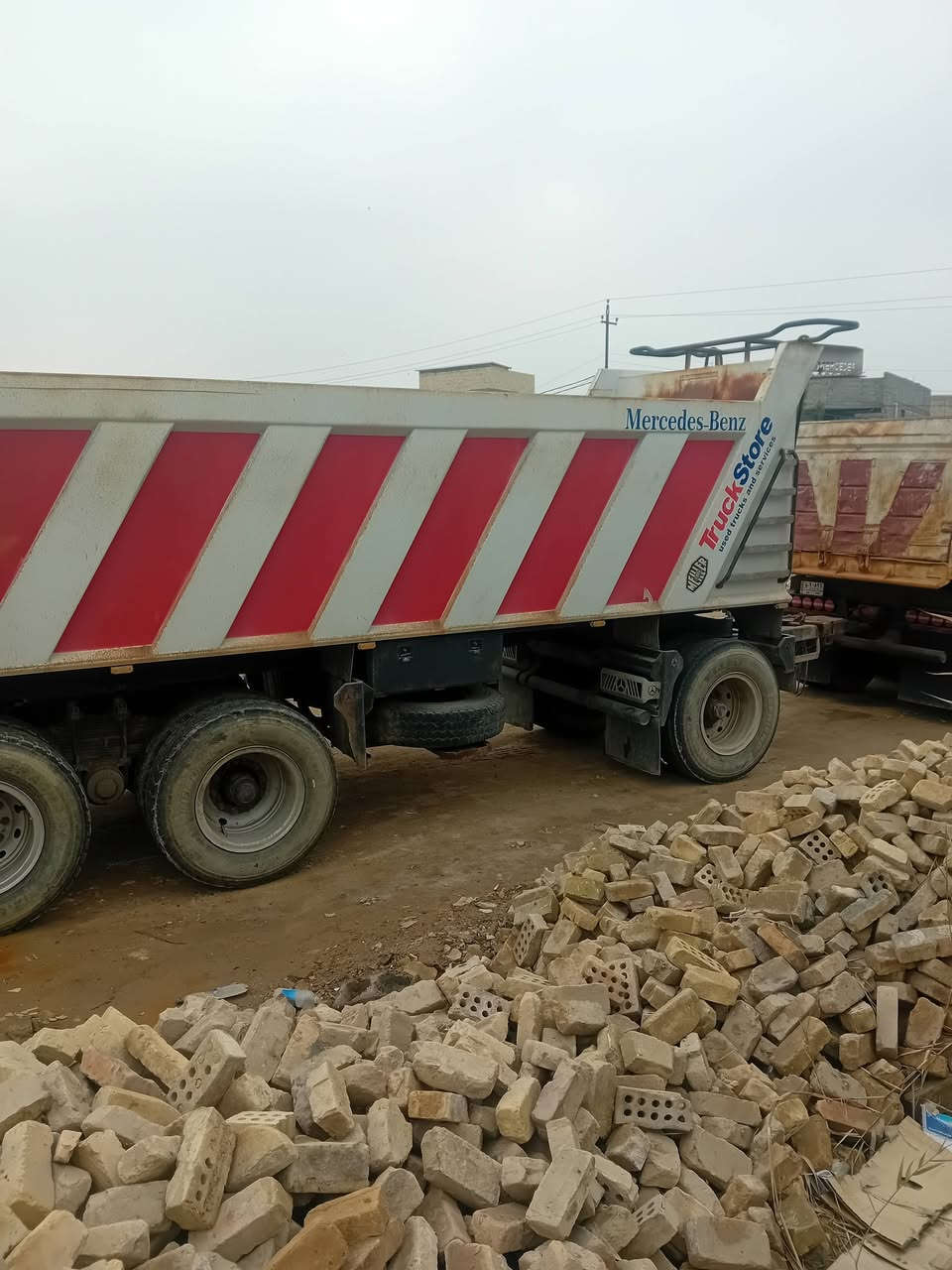 سلام عليكم مقطوره مايلر تفصال التاجي يم علي ربيع شغل فول مجموعة براد ١٦ شاصي ١٦ للبيع ***********
