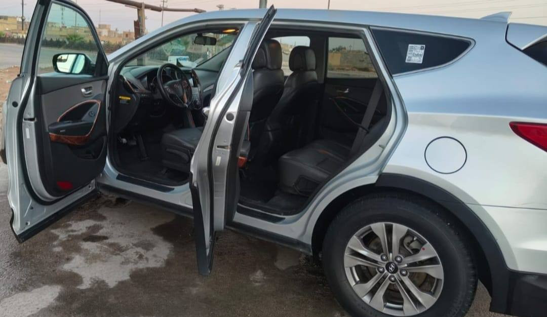 السلام عليكم
سنتافيا للبيع موديل 2016 رقم ذي قار مشروع وطني محرك 4 راكب5  ماشيه 110السعر 140وبيه مجال
المكان العمارة الاتصال ***********
