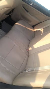 سياره نوع جينيسز موديل 2011 رقم بغداد الون ماروني كامله عده لفتحه ضرره...