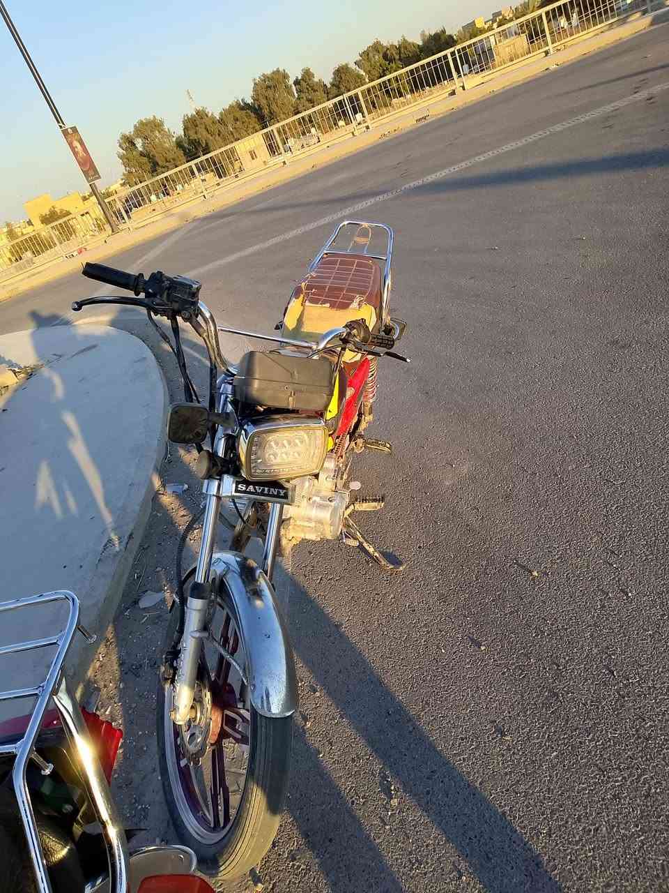 سلام عليكم دراجه للبيع سيفان كله شغاله 2022كله شغاله بدون اوراق مكفوله من السرقه والعشا ئر مكان بغداد الحسينيه مال راشديه رقم ***********
