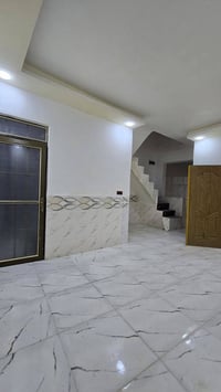 بشارع المطار القديم • ١٠٠متر • بناء جديد