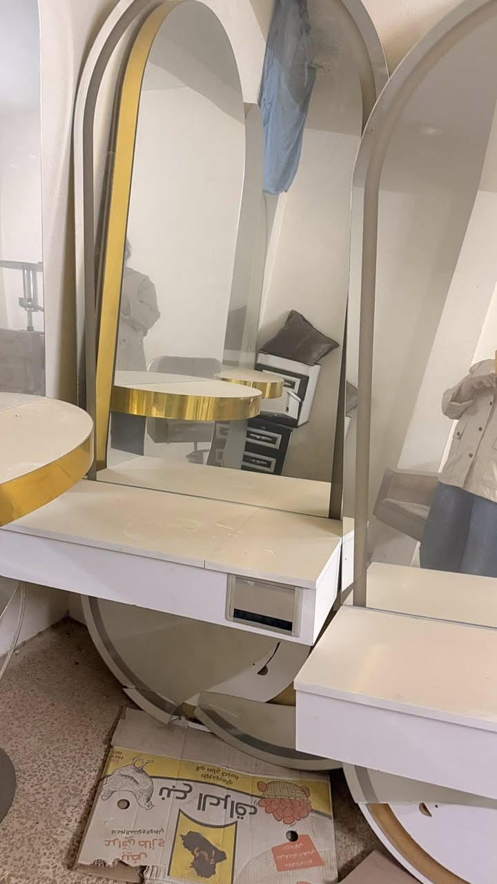 للبيع كول بالصور بسعر 500كول ثكيل عدا المري من جوه مكسورمن الشيل والحط بس ماناثر عليه


**إذا كنت صاحب هذا الإعلان وتريد حذفه لأي سبب، رجاءا أرسل رسالة إلى الدعم الفني**