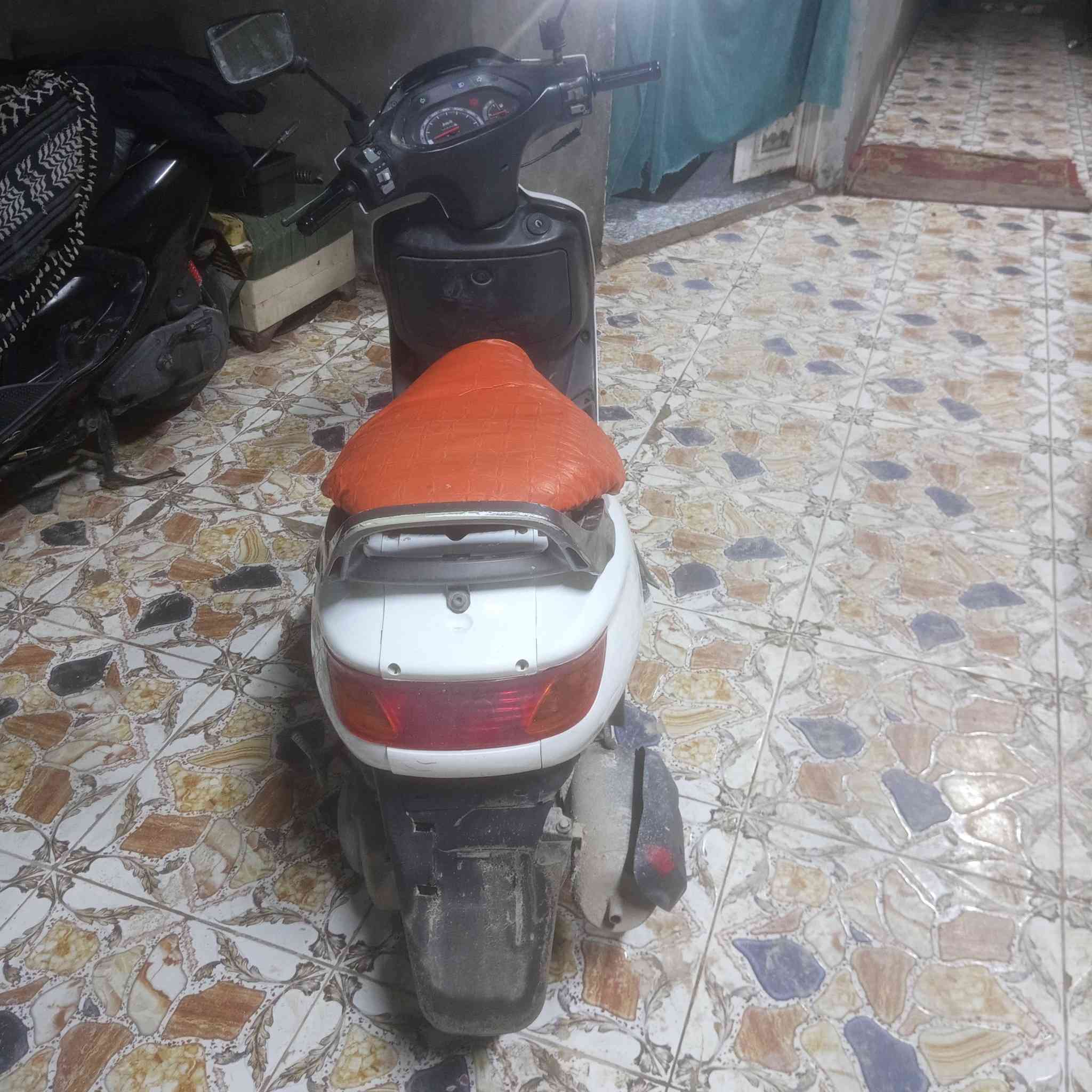 دراجه فراشه حاويه للبيع ما مفتوحه كله شغاله سعر 650وبيه مجال مكان بني منصور ***********
