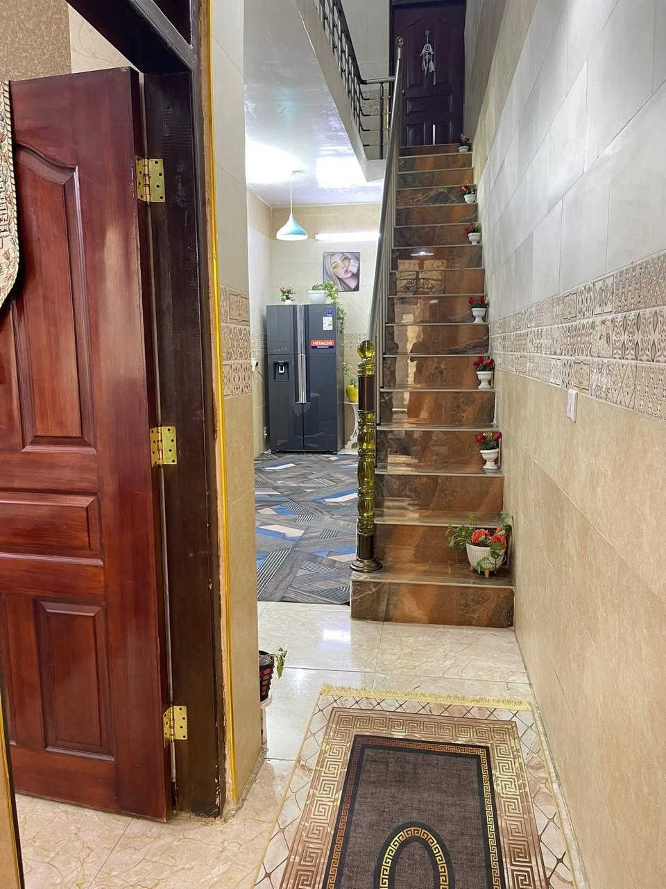 السلام عليكم
بيت 100 متر في حي البساتين شارع احمد الوائلي الواجهه 6 ( خدمات وتبليط ) 

طابو زراعي سند 25

محتويات البيت
الطابق الاول (استقبال و مطبخ وترك وغرفة نوم وحمام وتواليت 2 ) 

الطابق الثاني
(غرفتين وصالة وحمام وتواليت)

الطابق الثالث
(مخزن وسطح )
( السعر 175 ) قفل مع غرفة النوم لون بيجي + الكاونتر 

للإستفسار الاتصال على الرقم (***********)
