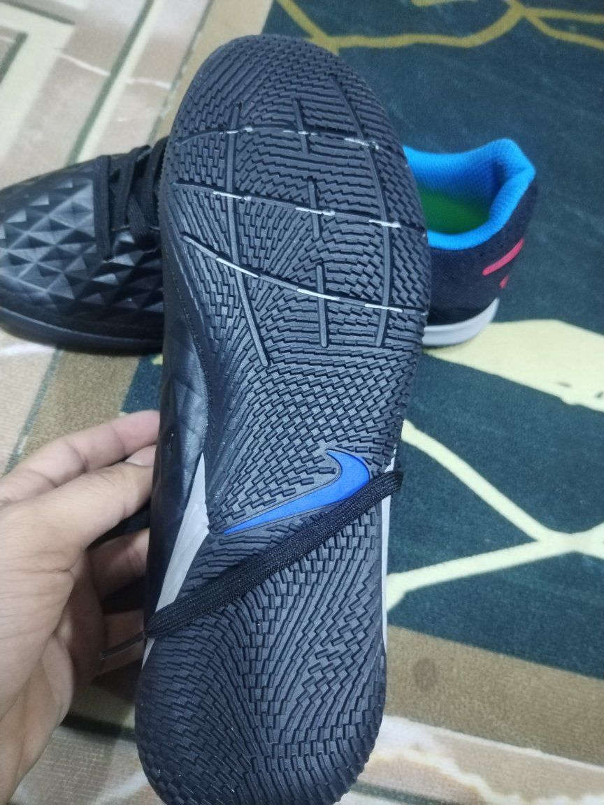 حذاء صالات وتارتان اصلي وطبيه  وشكله عالميه  قطعه جنن حجم 40 ونص 
توصيل اكو وسعر مناسب


**إذا كنت صاحب هذا الإعلان وتريد حذفه لأي سبب، رجاءا أرسل رسالة إلى الدعم الفني**