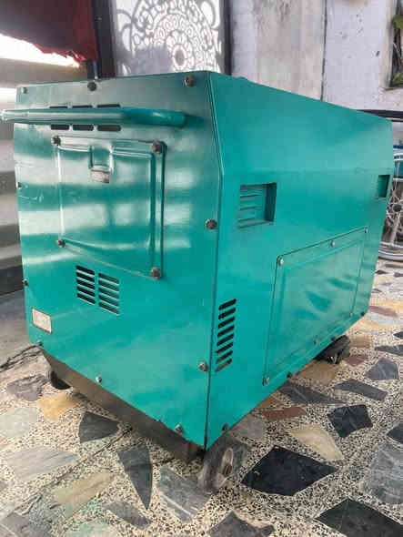 مولده كاز  كاتم 7 كيفي 28 آمبير مولده كلش نضيفه /100وبلاديه ماداخله تصليح على وضع شركه مال بيت ستعمال حيل قليل نكره بل تشغيل نقص فقط باتري السعر750مكاني بغداد شعب رقم موبايل *********** بغداد
