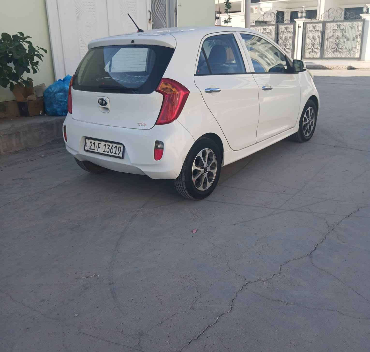<<  كيابيكانتو >>    KIA شكل جديد نفخ 
ابودمار..موديل سيارة [[ 2013 ]] والسيارة ماشية (( 84 )) فقط الف كيلومتر حقيقي علوضع الشركة.
-أتصال علرقم//***********
-مكان سيارة كركوك.
-سعر السيارة (( 81 )) ورقة وبي مجال.
- المنشأة السيارة صناعة كوري. 
 -رقم سليمانية دولي جديد وسنوية مجدد لحد سنة 2030 شرط التحويل.
-لون السيارة(( أبيض ثلجي ))
-مواصفات السيارة وارد خليجي...كير أوتوماتيك.. مكينة اربعة سلندر المرغوب مامفتوح علبلاد...تبريدثلج..وتدفئة..سويج جداحة عدد×٢ قفل مركزي سنترلوك...كشنات نصف جلد بلاد...داخل السيارة مطعم مشمشي...ويل كروم حجم اطارات١٤ جديد...مانع ضباب..جامات كهرباء..مرايات كهرباء...تحكمات طرفين بلستيرن..بلوثوث..اواكس...ستوب لايت..يدات نيكل...مرايات شفط...يو بي أس...جنح علصندوق بلادي...وكشن جك...أسبير جوكر علشركة...دوسات سبورت بلاد. كركوك, العراق
