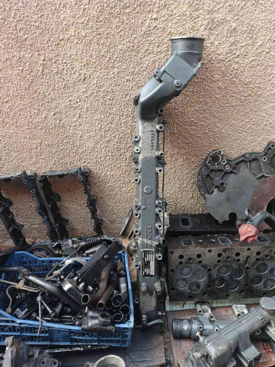 السلام عليكم غراض مكينة داف 380 كل التفرعاتها للبيع ما عدى الكرنك و السلندر الغراض المتوفرة و كلهن مستعملات بس جدد مال مكينة تفصيخ (واتر بم - انجكترات طخم مع قاعدة كاملة  - سوبر - سلف - طاحونة - كورات نص عمر - تاروسة نص عمر - تفرعات المي - تفرعات الدهن - براد دهن - كيس دهن - اويل بم - بليات انواع من راس الكرنك الخ -قبق وجه محرك - باور ستيرن - فلاوين جديد -بوش و بستم نظيف - وبيرن و بكن  ) و اهواي غراض تحب تراسلني خاص او تتصل ***********
