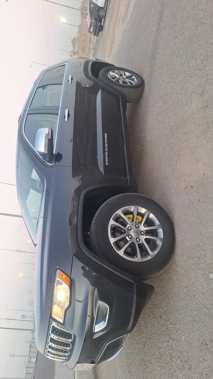 سلام عليكم حبايب 

جيب شيروكي 2014 فول موصفات limited￼ 

كشنات ميموري
تدفئة كشنات 
قطعتين تبريد 
شفتات 
شاشة جبيره 
شاشه اعطال 
موس فور ويل 
دمام خلفي 
دبل كزوز 
هواي بيها مواصفات 

حادثها سرقة 3قطع وضاربين الشاصي الايمن عواج خفيف مبين بل صور 

السعر 190$ وبيها مجال السيارة جديدة 
مكينه وكير وحدادي خير من الله


**إذا كنت صاحب هذا الإعلان وتريد حذفه لأي سبب، رجاءا أرسل رسالة إلى الدعم الفني**