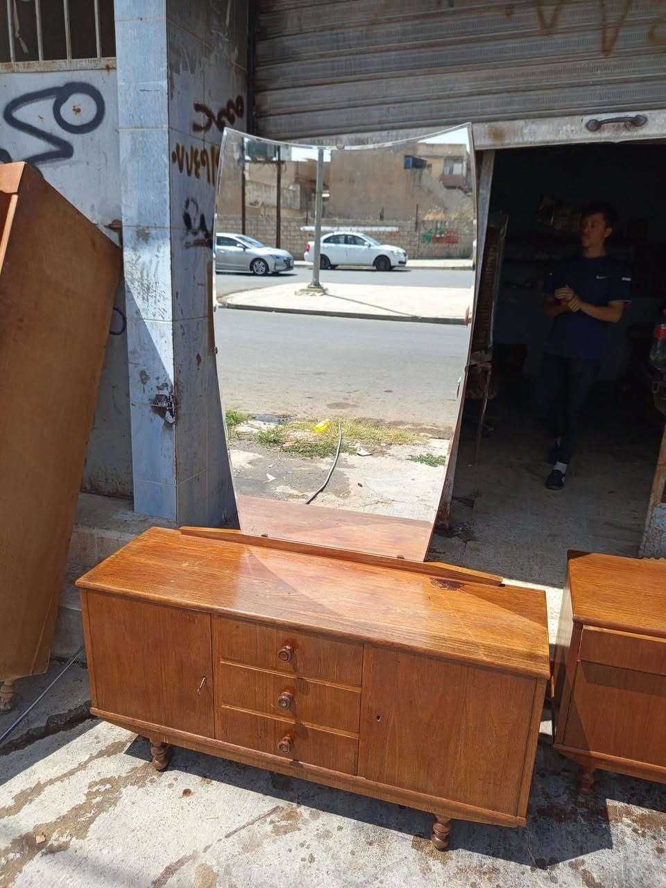 غرفه بدون قنصور شرط شرط النظافه شغل ثقيل حيل 
سعرها ١٢٥ الف
رفاعي يم طرشي الشفاء ***********
