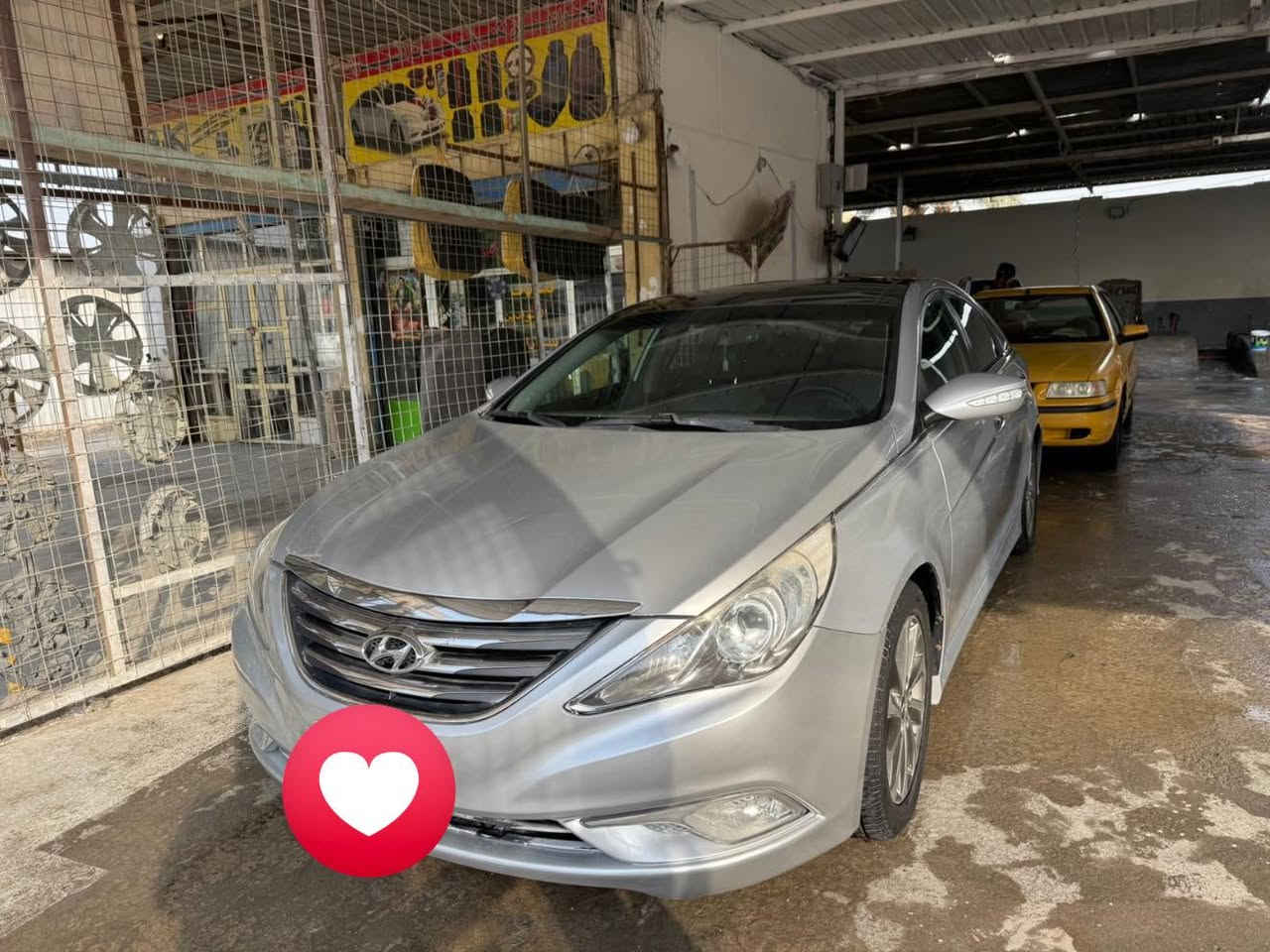 للبيع سوناتا 2014 لمتدد فول للاخير 
كشنات جلد 
رادار جانبي 
سستم صوت موصفات الفول المعروفة 

محرك 2400 صور الحادث موجودة بل منشور بنيد مبدل نفسة اصلي وانصبغ اثر الجراد  
ماشية 150 الف ميل 
سياره مالك واحد على ايدي اني كاصهه ولسة عدي 
محرك وكير بلادي  شرط مامفتوح ولابدل شي بي 
ادامة كاملة لمنظومة البانزين  
رقم بابل باسمي مجدد سنوية 
***********
