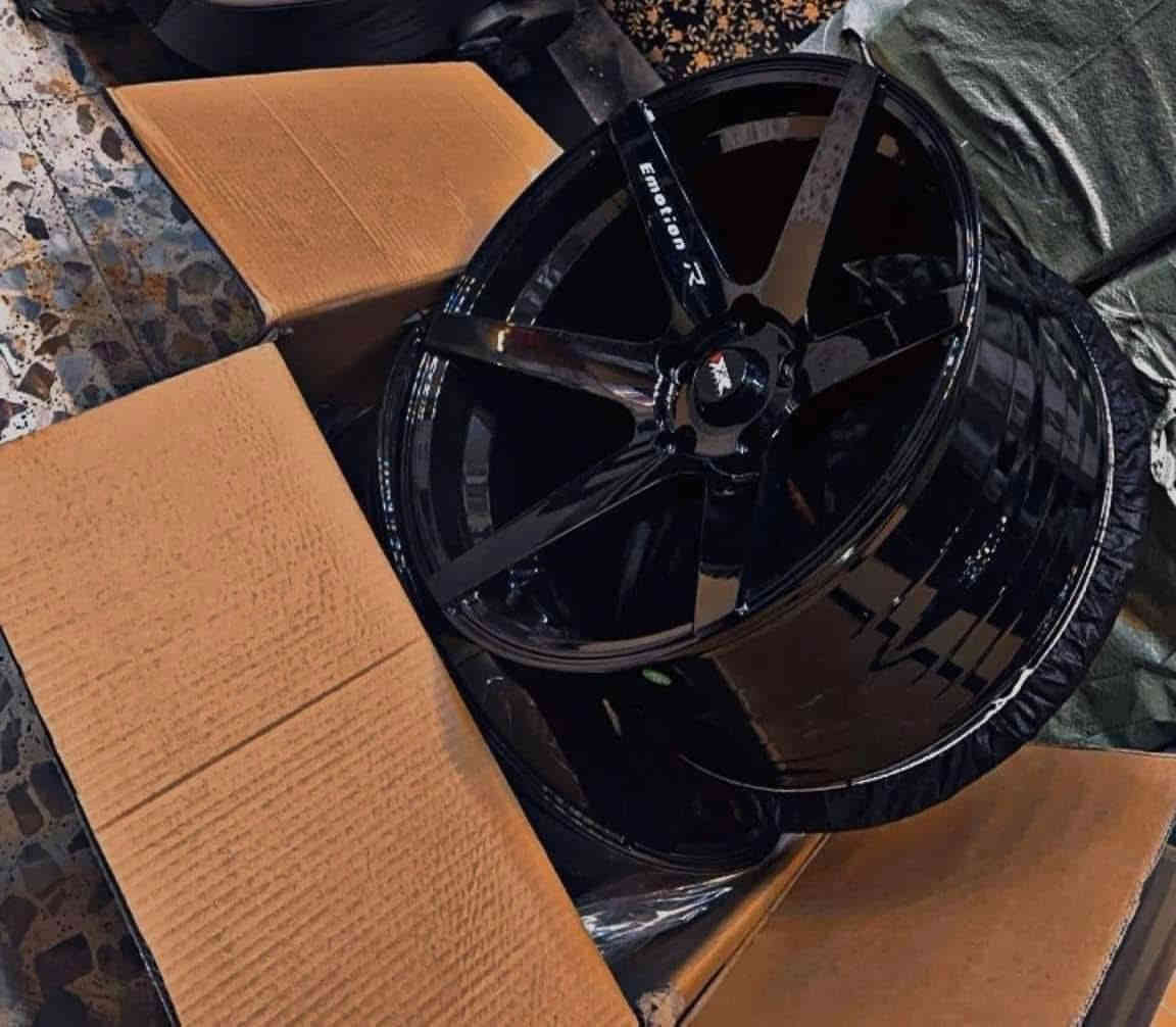 تخم ويل Emotion R Wheels الخسفه القويه وبلوكه قويه جدآ  حجم 18 تو سايز الخلفي 10 ونص امامي 9 ونص سعر التخم جديد غير مستعمل بدون تايرات  فقط 675 الف  ( استخدام يومي / او استعراضات / او وياله دوسات ) 🔥🖤

تايون وليس صيني ❗️💭⚠️

ومتوفر سايز واحد او تو سايز #باليعجبك  #لون_اسود فقط ❗️🤍

يرهم جارجر جالنجر اوباما موستنك نيسان Z  كولف R او كولف عاديه كيا ستنكر Bmw مارسيدس جنسيزز الكوري ب صوره عامه ..  دز نوع سيارتك اجاوبك يرهم او لا 🤍 

بيع فقط قطع محدوده ضاله لا يوجد مراوس مكاني بغداد 

الواتساب 📲👇🏻: ***********
https://wa.me/964***********

متوفر توصيل حصرآ شركة الوسيط 📍 
تاخذ على التخم 40 الف تسعيرتهم لكل محافضات او بغداد
