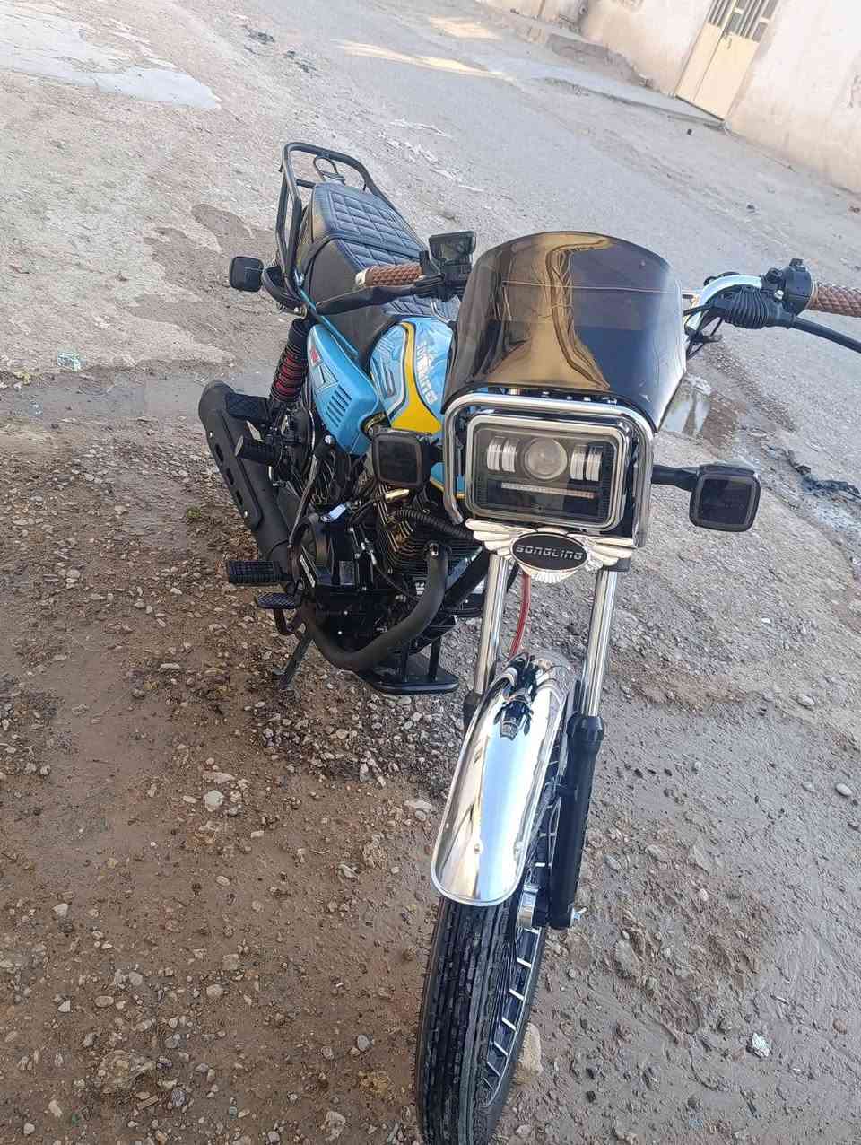 سلام عليكم مكلف بنشر دراجه سيفان محرك 200ماشيه 450كيلو دراجه ممتعوبه لحد يراسلني خاص ماجاوب دك علا صاحب الرقم***********
