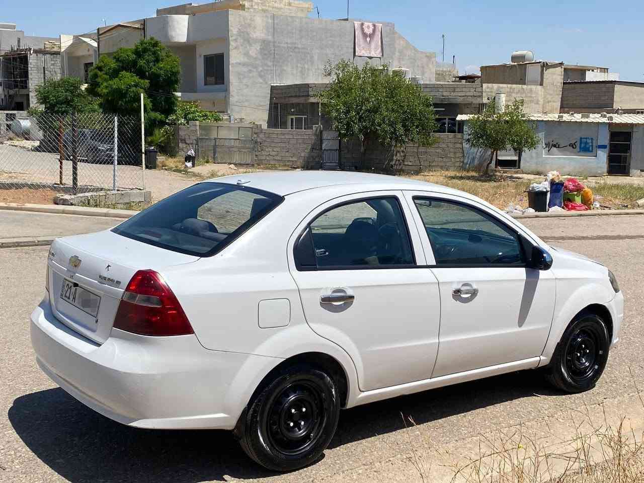 شۆفلێت ئەڤیۆ مۆدێل ٢٠٠٩
مەکینە گەورە گێر اوتوماتیک
سێرفس کامل تازەیە 
تایە و پاتری نوێیە
٤ پارچەی لای سایەقی لێخشاندنی هەبووە سبوغە بەبێ دەعمی قورس
مەکینە و گێر و کارەباییات و و حەدادی و تەبرید بە شەرت
سەنەوی و ڕەقەمی نوێیە تا ساڵی ٢٠٣٠ نوێکراوەتەوە تەحویل بە شەرت
شوێن هەولیر
رەقەمی موبایل: *********** أربيل, العراق
