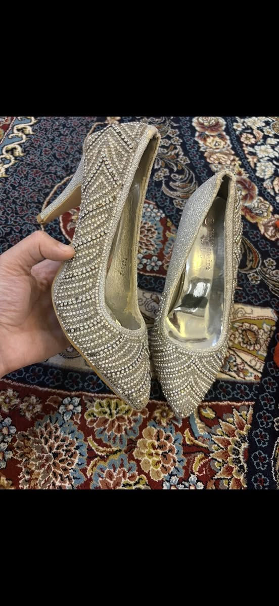 فستان يلبس حته ٨٠ مطاط يلبس فري سايز لحد ٨٠ وجوهً وياهً الحذاء ب٣٥هو والحذاء وياه


**إذا كنت صاحب هذا الإعلان وتريد حذفه لأي سبب، رجاءا أرسل رسالة إلى الدعم الفني**