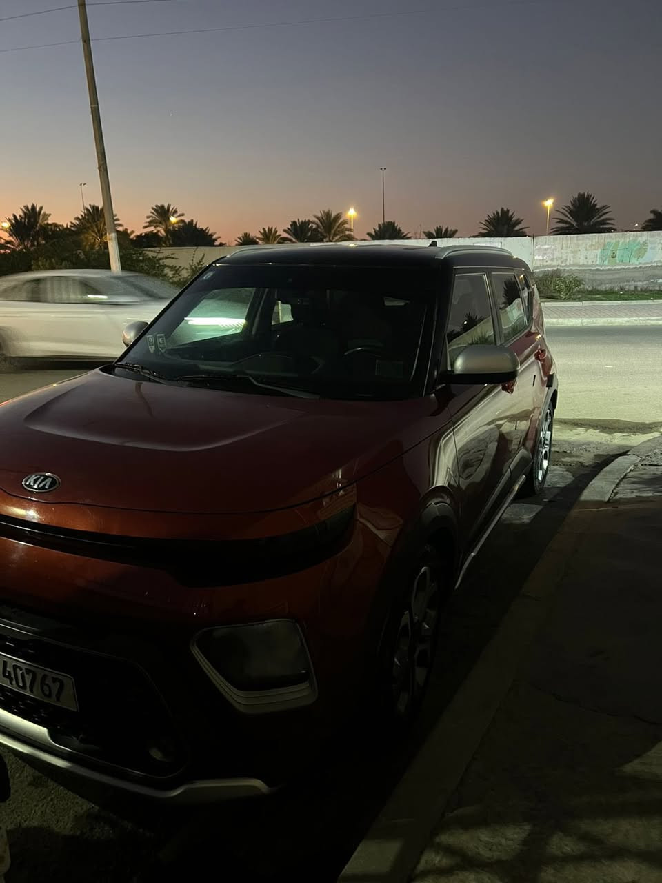 كيا صول للبيع موديل ٢٠٢٠
رقم بغداد 

مكلف ب نشر

الحادث موضح بالصور ضرر السياره تبديل قبغ الجنطه + البنيد صبغ 

 + بيها شويه بارد بالجاملغ الخلفي كم اصبع 

وبيها بارد كم اصبع بالجاملغ الكدام 

 السياره نضيفه كلش 

صدر ومكينه وكير كفاله 

ماشيه 50,000

السعر المطلوب ١٤٣ وبيها مجال 

***********
