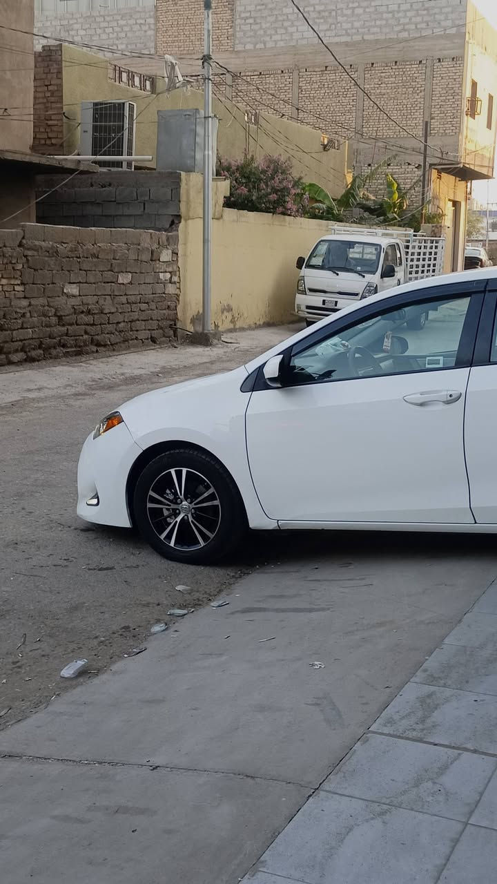 كورلا للبيع. موديل 17 وارد امريكي   مواصفات LE سياره جديد  ضرر جاملغ مبدل +مصبوغ +باب مبدل بلادي نفس اللون    مكان السيارة ديالى بعقوبة🍊 سعر السياره  130 وبيهة مجال رقم الهاتف ***********
