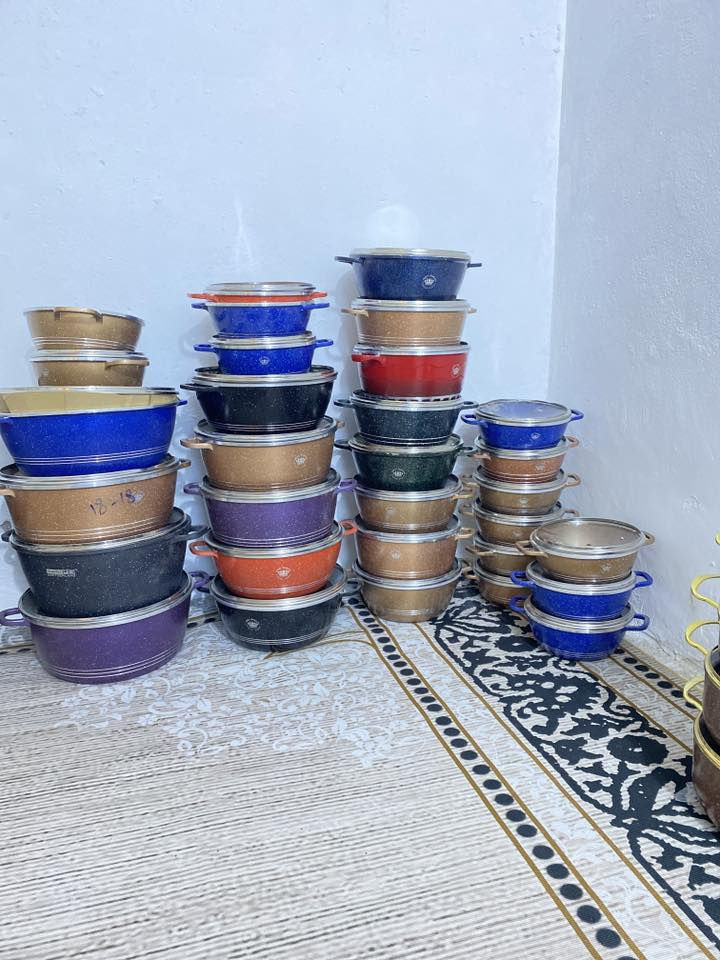 السلام عليكم متوفر سيت جدورة كرانيت 4 قطع وتبسي ب 45 والسيت الجوزي سعره 25 والمفرد قياس 32 ب 15 وقياس 28 ب 10 وقياس 26 ب8 وقياس 20 ب 6 والتبسي قياس 28 ب 8 
توصيل لكل محافظات العراق 5 داخل حي النصر التوصيل الف🚚 رقم الحجز والاستفسار ***********
