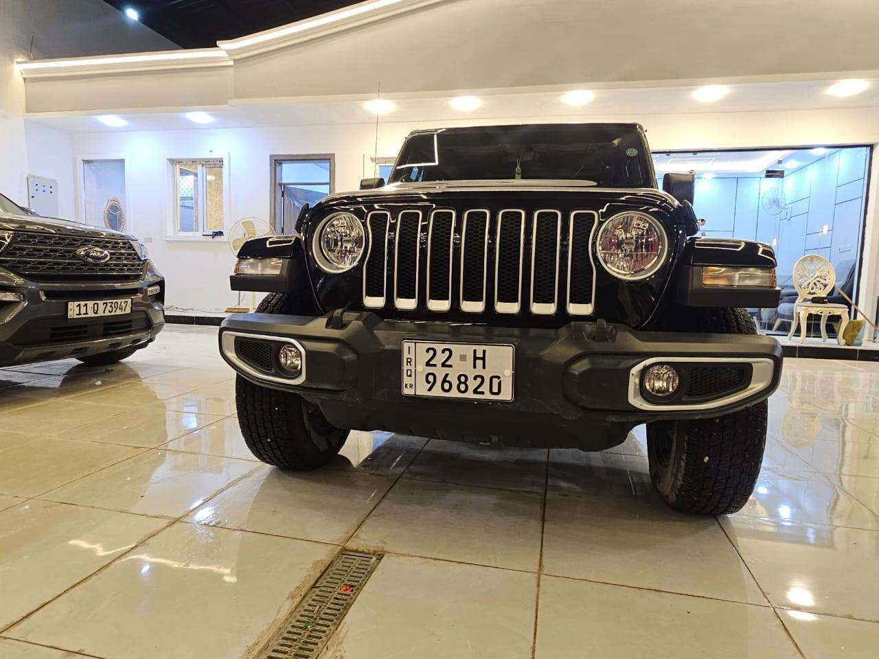 JEEP WRANGLER 2023 S BLACK 3.6L 6 VIN
هله بل الشرايه جوه السوك ماكو بنظافته بكل العراق .
جيب رانكلر سحاري موديل ٢٣ .تايرات مال الشركه . اسبير مانازل..سقف كشف فول مواصفات . جديده ماشيه فقط ١٥ الف كلشي على وضع الشركه .


**إذا كنت صاحب هذا الإعلان وتريد حذفه لأي سبب، رجاءا أرسل رسالة إلى الدعم الفني**