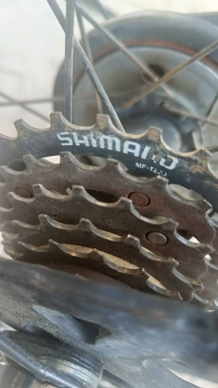 السلام عليكم اخواني بايسكل يطبق مال باله مستخدم اريد ابيعه بسعر مناسب 40,000 فقط بايسكل نظيف بس يراد لصينيه صورت لكم اياه  لبور بارن خلفي الرقم للاستفسار وايضا موجود ماسنجر***********
