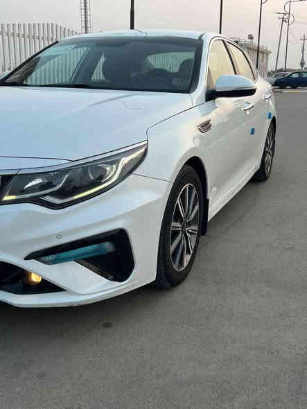 كيا اوبتيما 2019 خليجي رقم ذي قار الجديد السيارة مكفوله كفاله عامه ضربه وصبغ وتبديل وبارد موصفات الشركة الدولية 
محرك 2400 حساس امامي خلفي شاشة جبيرة تحكم فول مريات شفط سبير مانازل 
ماشيه 87 حقيقي 
السعر 198 وبيها مجال الشراي يتصل وبلخدمه ***********
