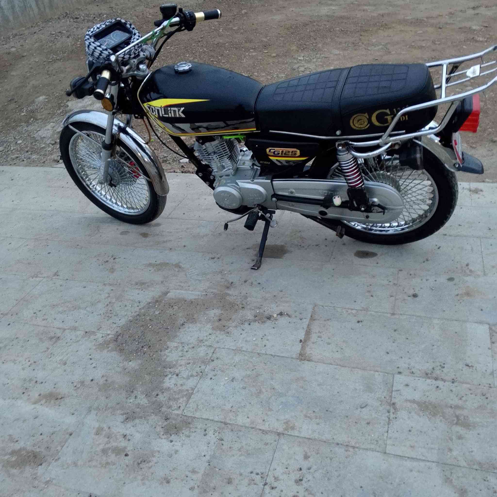 السلام عليكم موطور للبيع اربعه كير مديل 23 السعر خاص ***********
