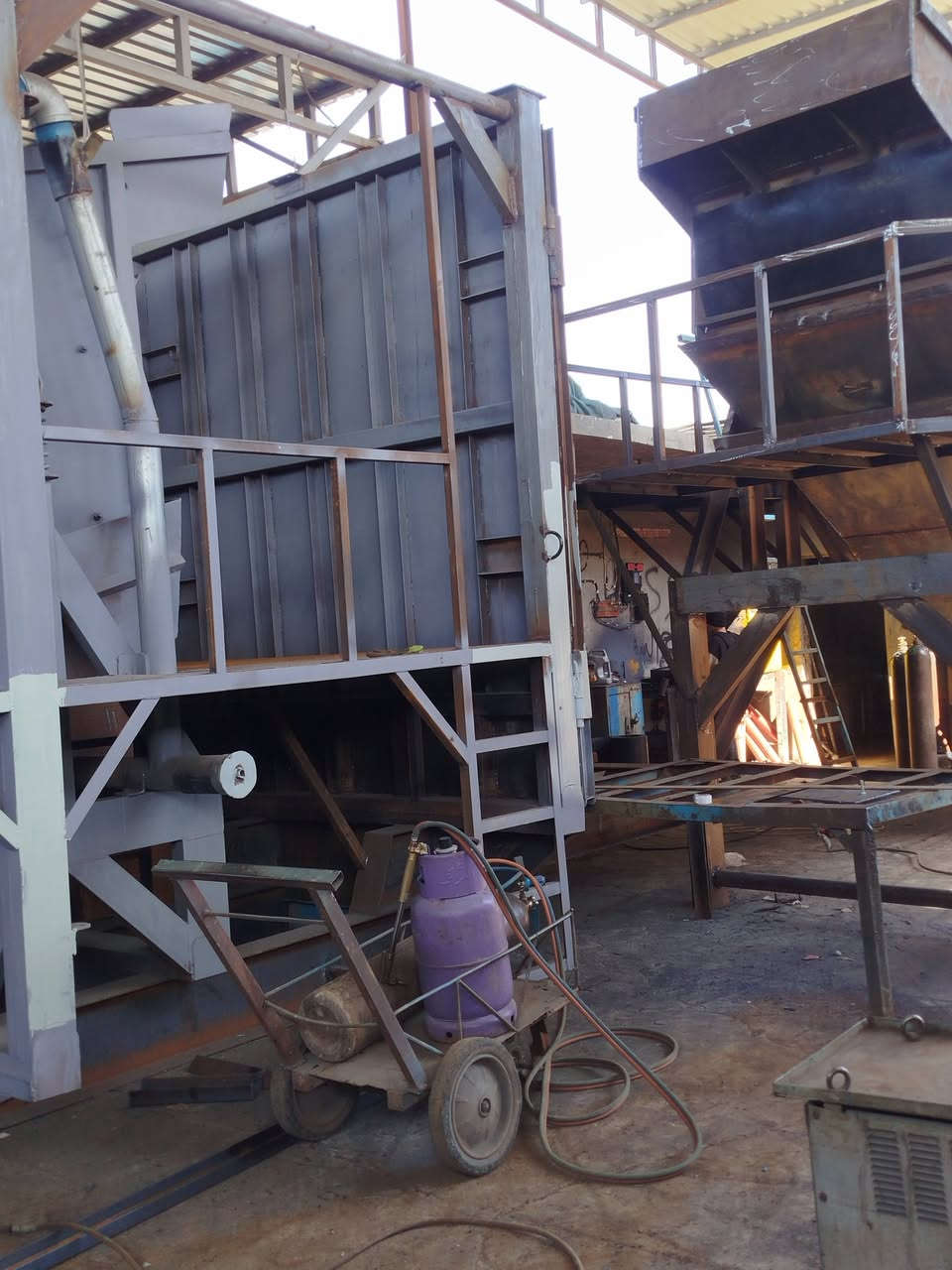 معمل حصو ورمل 3غرابيل للبيع 
***********
***********
موصل صناعة وادي عكاب
