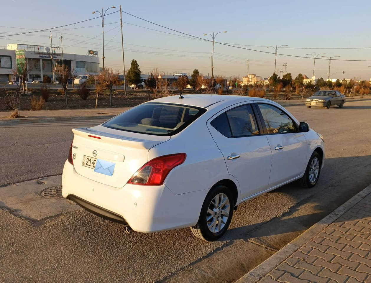 نیسان سەنی لاکشمیبای 2021 هندی فوول مواسەفات 
65 هەزار کیلۆمەتر ڕۆشتوە 
چوار جام کارەبا 
5ویل کەپ بیلادی تەبرید مەرکەزی 
دەسک نیکل حاسەی دواوە 
2سویچی بیلادی گاعی بیلادیشی دەرنەکراوە 
هەموو گیانی لەسەر دەقی شەریکە ماوەتەوە 
سەنەوی و ڕەقەمی تازەیە بۆیاخ 1پەڵەی بچوک PDRبەسنوقەکەیەتی هیچی تر دەعامیشی بۆیاخ نییە

سـعـر : لە کۆمێنت داوابکە ڕاستەوخۆ بۆت دێت 📥 

گێر و مەکیەنەی بەشەرت 
هیچ کێشەیەکی تێدا نییە 

ژمارەی خاوەنەکەی 
***********
وەتسئاپ
