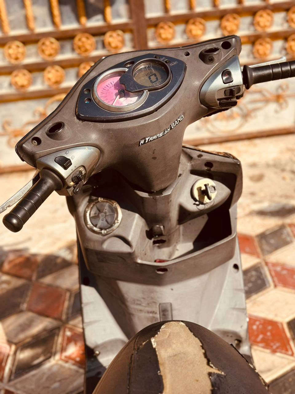 سلام عليكم سكنس فحل مبدل بس بوشه ٥٨ دراجه خير من الله شلعه ومعدل بدون الصالنه اطيك صالنصه بلادي. تزويدها كدامك كلج ودبلات حاويه رياضي بيها. بيها ملاحضات سعرها ٧٠٠ وبيها مجال للشراي واتساب و خط 
***********
