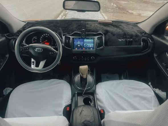 سيارة للبيع:
[كيا سبورتج خليجي - Kia Sportage]

▫️المواصفات:
• الموديل: 2014
• المحرك: 2400-DOHC
• الكير: Automatic 6-Speed
• اللون: Orange Fusian (RNG)
•النظام: نظام دفع أمامي (FWD)
•فول مواصفات عدا البصمة
•سفف بانورامي قطعتين
•سلايد روف 
•داخل جلد 
•كاميرا خلفية
•شاشة 
•تحكم ستيرن جهتين
•مري جانبية شفط
•مري جانبية أشارة
•مثبت سرعة
•حساس خلفي
•تبريد بيانو - قطعتين 
•منظومة زنون
•مانع انزلاق 
 •نظام صوتي AM/FM مع 6 سماعات Bluetooth
•منفذ USB في الامام والخلف والجنطة ومنفذ AUX
•مقابض الابواب وتفاصيل اخرى (كروم)
•العجلات (ويل كب) حتى السبير 

▫️ ملاحظات أضافية:
•محرك مكفول
•كير مكفول
•سيارة عليها ادامة كاملة
•التبريد والتدفئة فول 
•قطعة واحدة بارد + صبغ - الباب الامامي الايمن جنب السائق 

▫️ السعر المطلوب:
[158] 

▫️الموقع📍:
[بغداد-الزعفرانية]

▫️للاستفسار والتواصل📞: 
0772 258 0918
