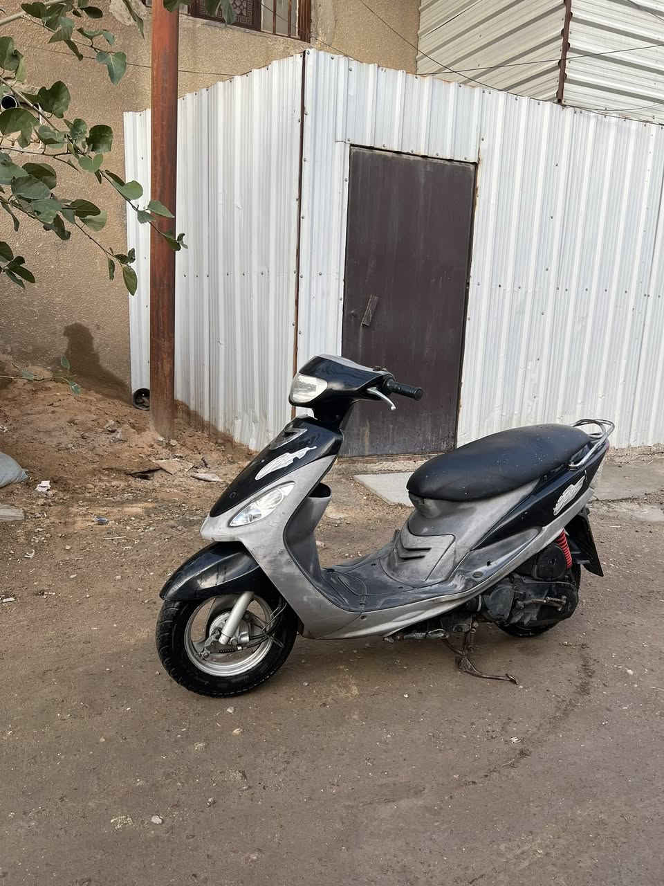 السلام عليكم.                                                                   دراجه ماكس منغولي دراجه مشيهه حلوه بل شارع دراجه بيهه صوت من صفحة الكلجات حسب علمي قبق هندر شغاله بس هندر ول سلف شغال بس راجز مال سلف و ألماشه بيهه عواج مو قوي و بيهه مقوسات قليله مو ذيج الهواي الدراجه عارضه ٤٥٠ و بيهه مجال حك الجيه مكاني بغداد حي اور رقمي اتصال أو واتساب ***********
