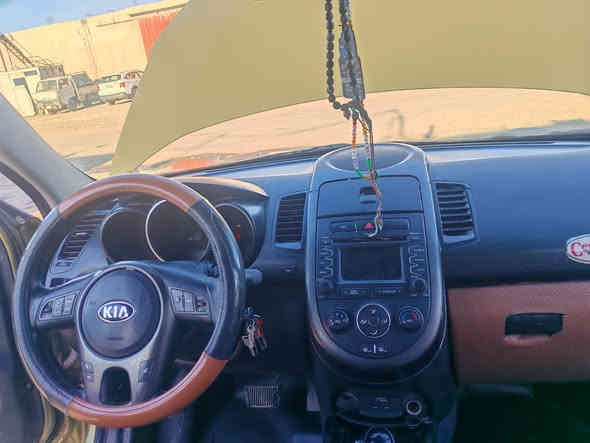 كيا صول صفراء٢٠١٣ للبيع وارد امريكي محرك ٢٠٠٠ فول مواصفات عدة البصمة بيها ملاحظات مشروع وطني سنوية ٢٠٢٧ باسمي تحويل مباشر السعر ٩٠ بيها مجال بسيط عنوان م الصدر الدسيم *********** واتساب واتصال  مفتوح بعد بيها مواصفات ماذكرتها
