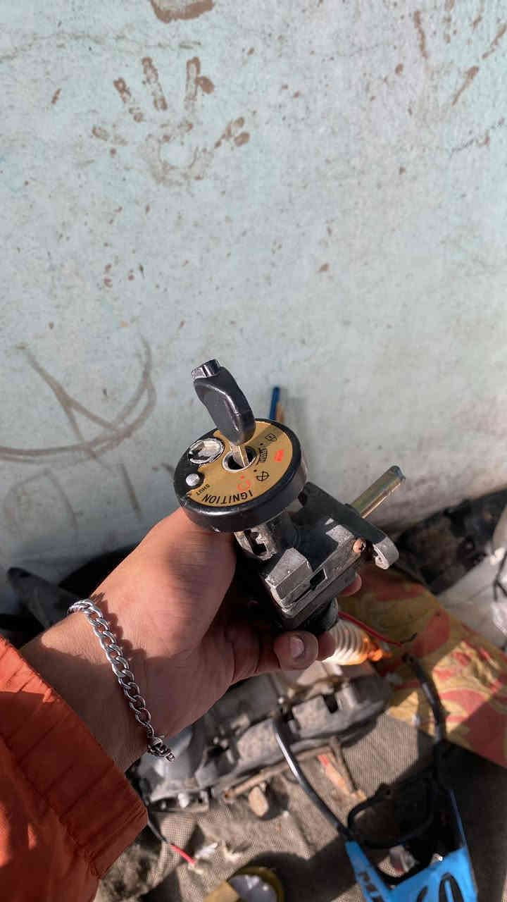 سلام عليكم ماكس لل بيع شغاله سلف هندر بوشه 55دراجه جاهزه مكاني البصره دير سعر350وبيهه مجال مكينه ناعمه واي تبخير ما بيهه رقم ***********/قبق مكينه لسود موجود وباتريهه موجود جديد
