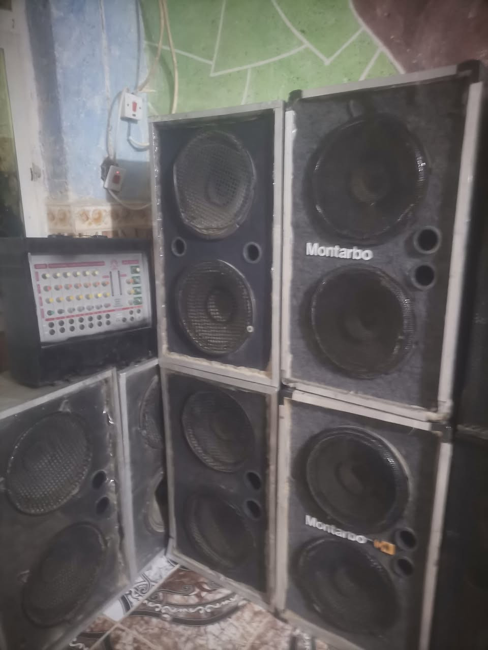 االبيع 6سماعات ثنائي هندي زوج 250 بيهه مجال مكان الكوت حي الجهاد. ***********///***********
