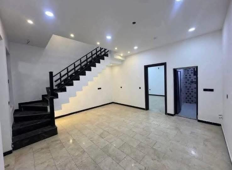 دار 150 م موقع راقي امام مجمع حي السلام السكني شارع 15 م 

ك تشجير ومستقبلاً 4 شوارع يتكون من 4 غرف نوم ونظام

للأستفسار الاتصال *********** مكتب حمورابي
