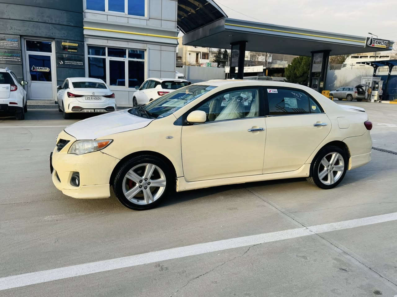 بیکاشۆ ٢٠٠٩ گێر عادی گێر و مەکینە بە شەرت سەنەوی بەسەر چووە  پێش و دوای زۆر جوانە پێنج پارچە بۆیاخە ناو چاوانی سەقفەکەی ساردە  بۆیاخ نیە داوای ٩٤$ گەڵا معاملە ئەکەم 
*********** واتساپ
