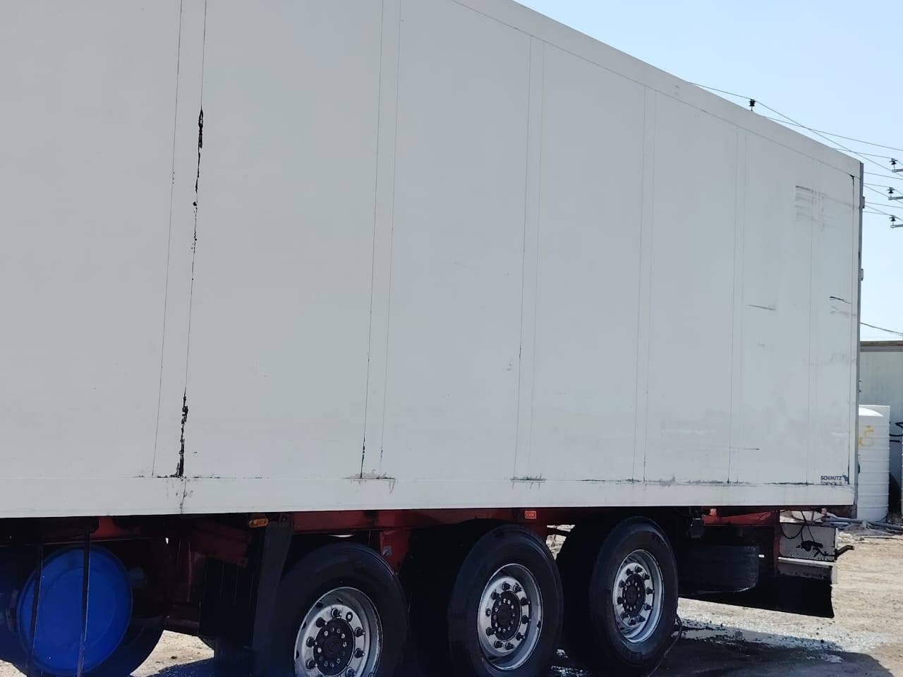 براد شمتز سمك ٧ جهاز اس ال٢٠٠ البراد جاهز للعمل اي نقص مابيه 
رقم صاحب البراد ***********
