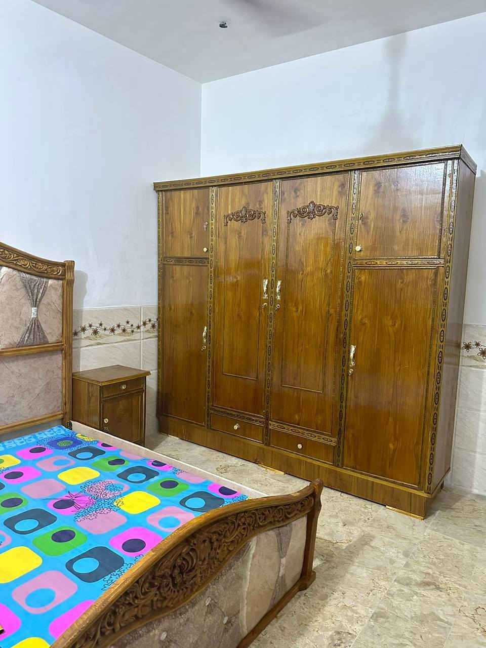 غرفة 4 ابواب 
الوجه صاج الداخل خشب عادي  القاعدة 
بلوك الضهر جرجوبة براغي 

*القياس 
الكنتور ارتفاع   220 سم وعرض 240 سم 

توصيل بغداد مجانا اطراف 25
توصيل محافظات قريبة 75

السعر 840 الف بغداد, العراق


**إذا كنت صاحب هذا الإعلان وتريد حذفه لأي سبب، رجاءا أرسل رسالة إلى الدعم الفني**